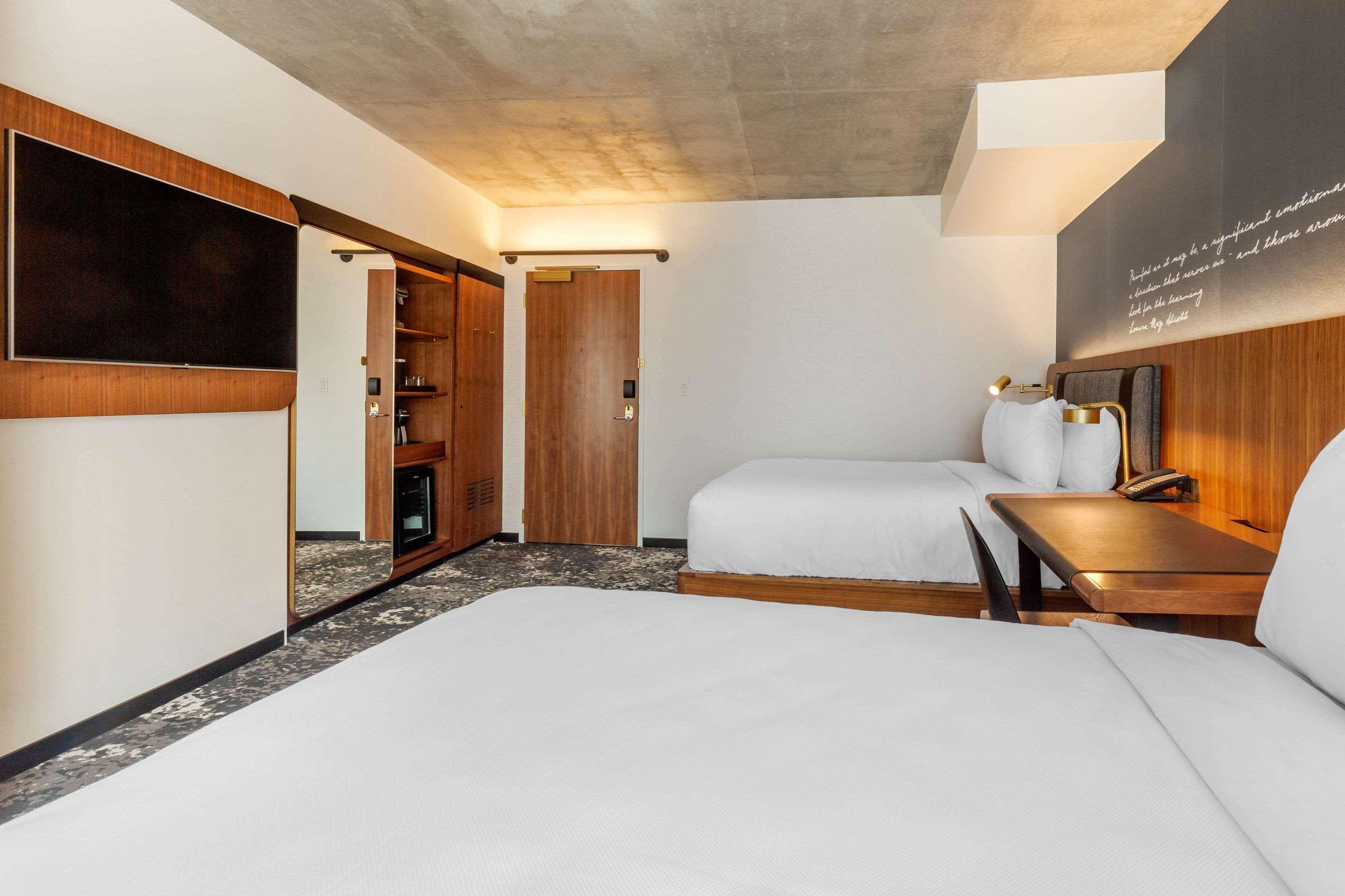 Cambria Hotel Boston Downtown - Seaport Екстериор снимка