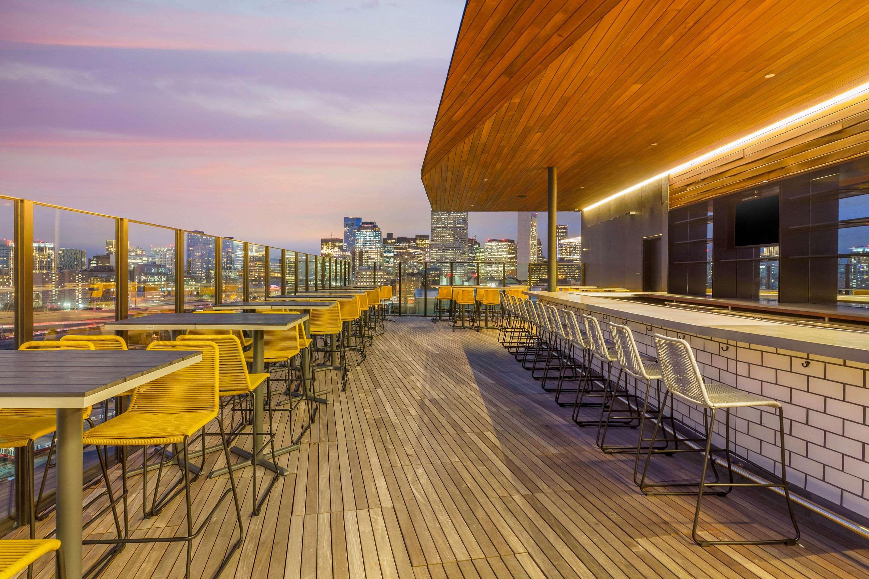 Cambria Hotel Boston Downtown - Seaport Екстериор снимка