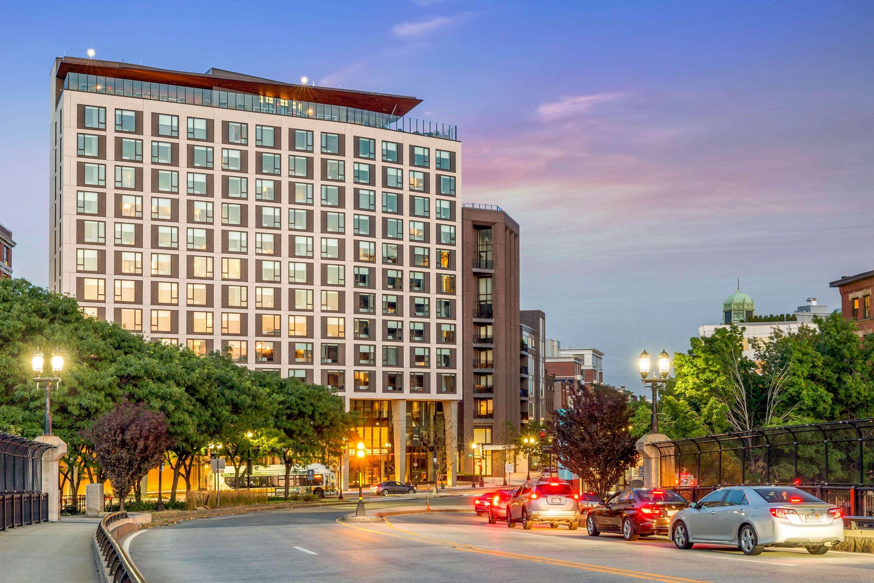 Cambria Hotel Boston Downtown - Seaport Екстериор снимка