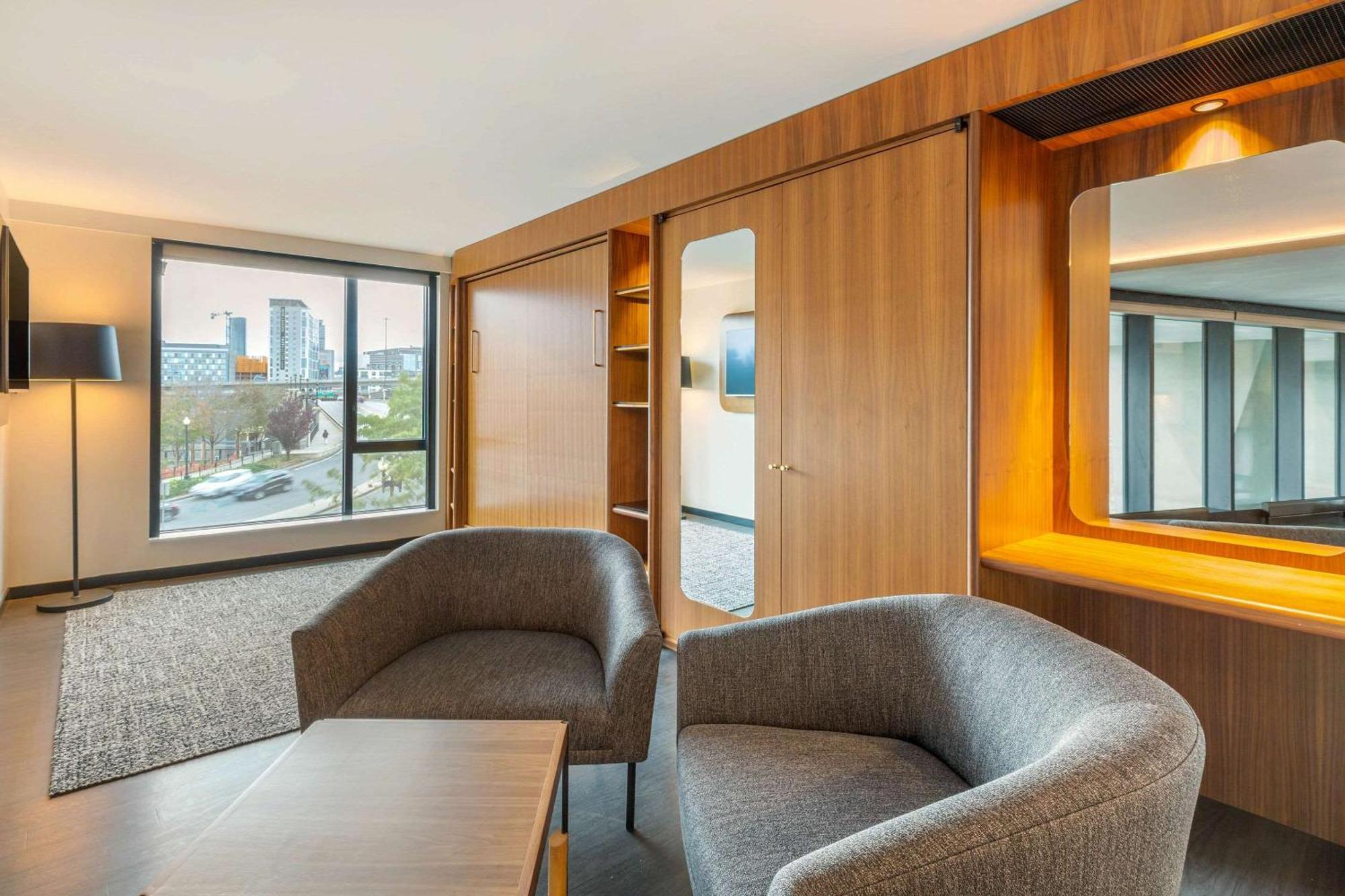 Cambria Hotel Boston Downtown - Seaport Екстериор снимка