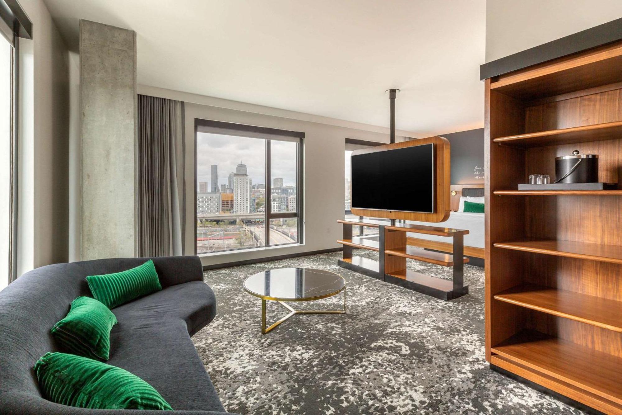 Cambria Hotel Boston Downtown - Seaport Екстериор снимка